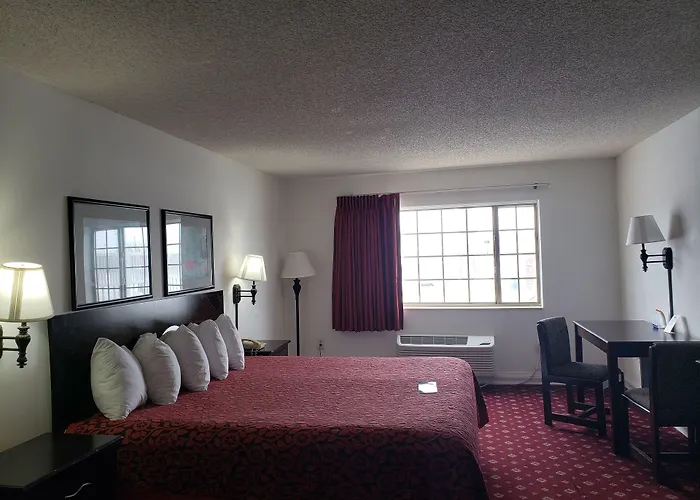 Days Inn By Wyndham Lake Village