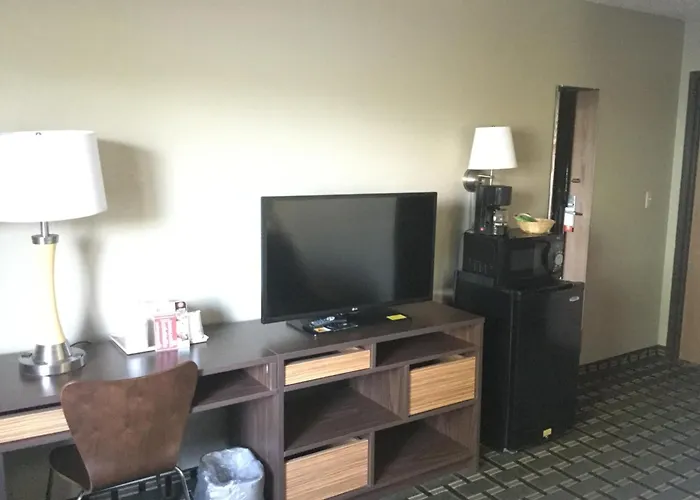 Super 8 By Wyndham Youngstown/Austintown
