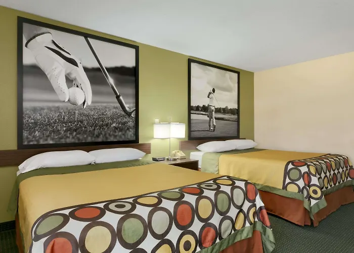 Super 8 By Wyndham Columbia City