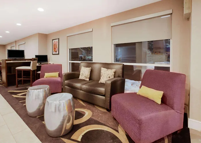 La Quinta By Wyndham Detroit Utica
