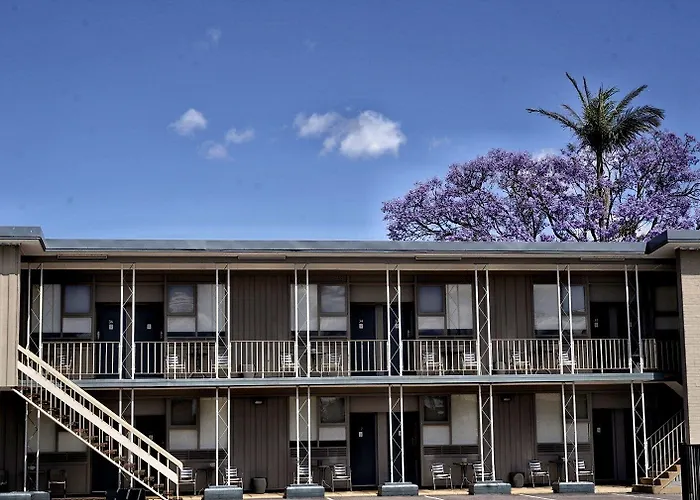 Country Motor Inn