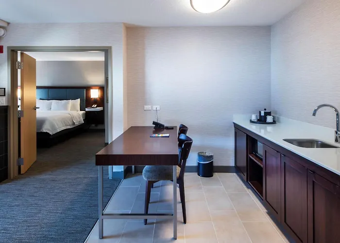 Hampton Inn & Suites Lincolnshire