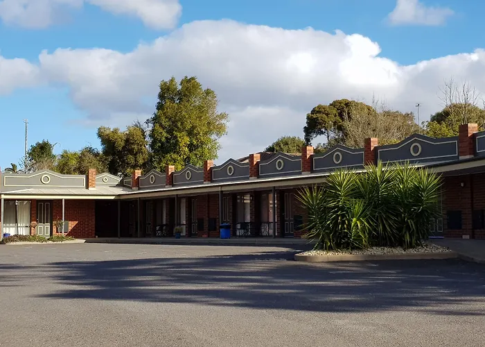 Golden Reef Motor Inn