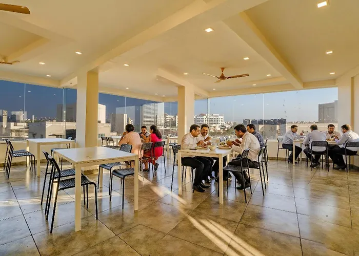 Fabhotel Rotano Grand