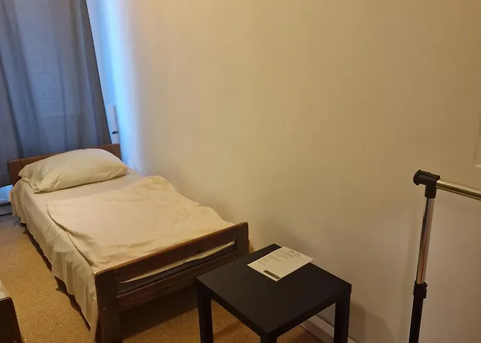 Hostel J17