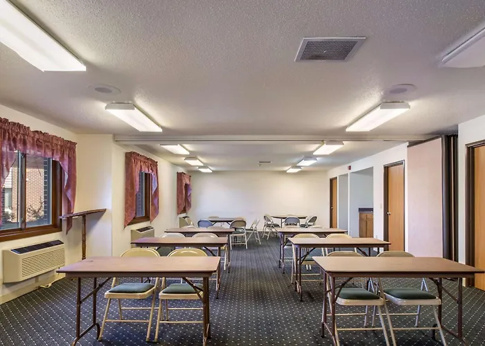 Motel 6-Saukville, Wi