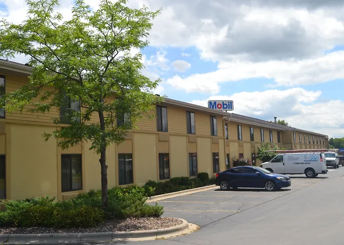 Super 8 By Wyndham Germantown/Milwaukee