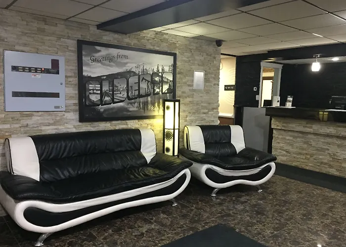 Super 8 By Wyndham Red Deer