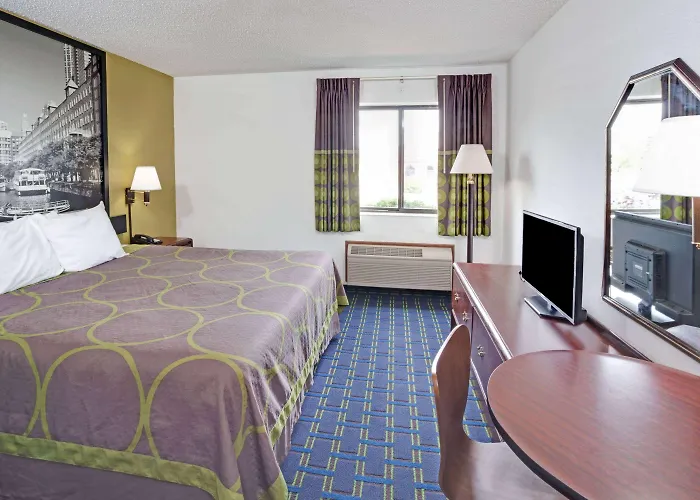 Super 8 By Wyndham Monee I-57