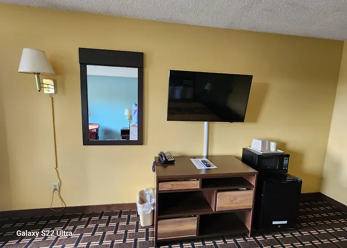 Super 8 By Wyndham Newcomerstown