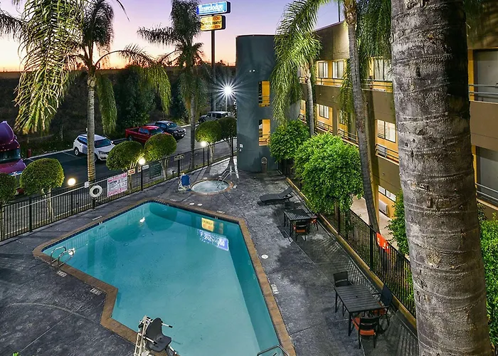 Travelodge By Wyndham Commerce Los Angeles Area