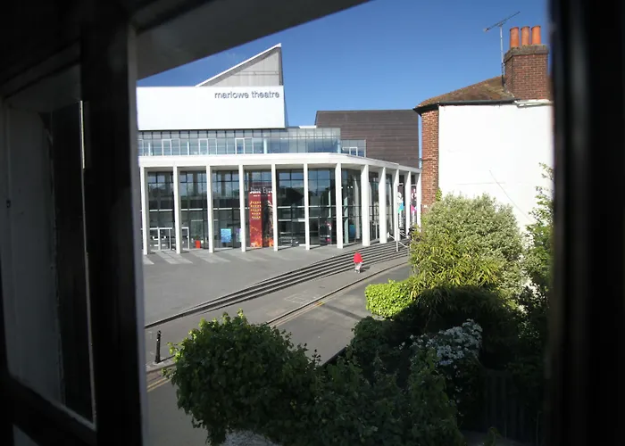 Pilgrims Hotel