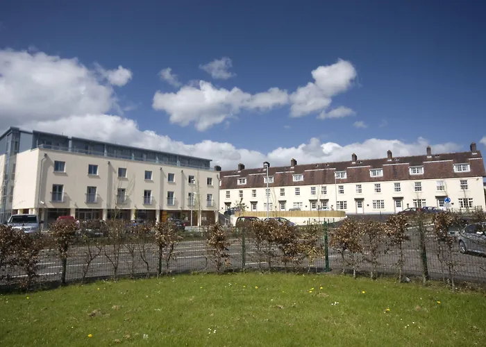 Belmore Court & Motel