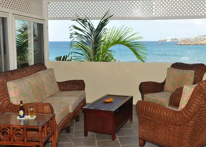 Bird Rock Beach Hotel