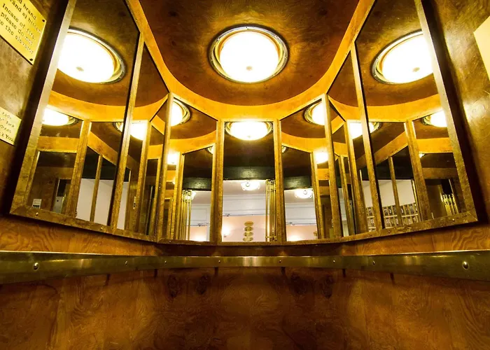 Mayfair Hotel Tunneln