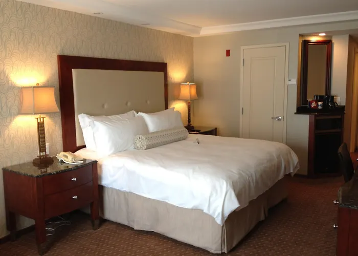 Town & Country Inn And Suites