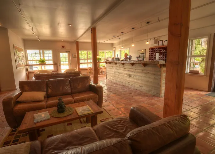 Waters Edge Shoreside Suites