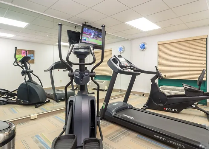 Holiday Inn Express Hotel & Suites Memphis Southwind By Ihg