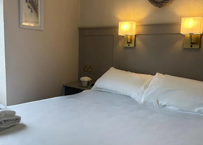 Clarence House Hotel