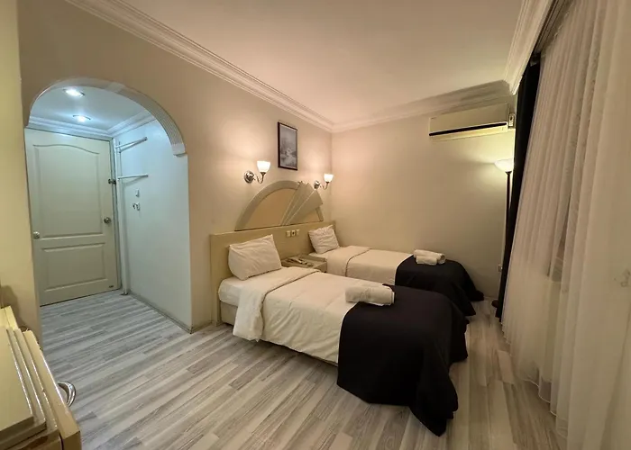 S Celik Royal Otel