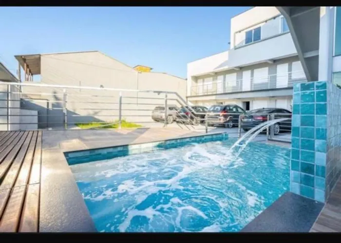 Studio aconchegante com piscina a 350m da praia