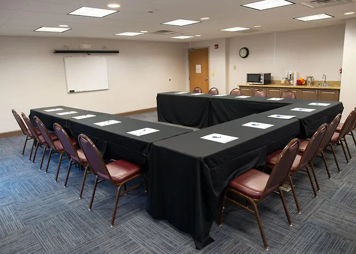 Holiday Inn Express Hotel & Suites Chanhassen By Ihg
