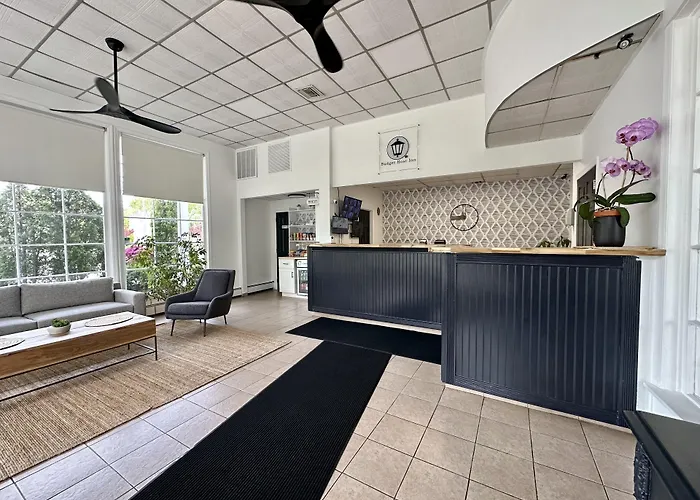 Budget Host East End Riverhead