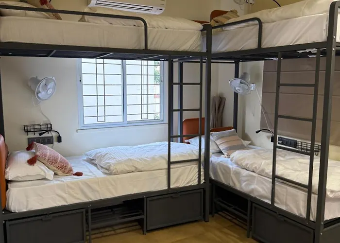 Offduty Hostel Koregaon Park