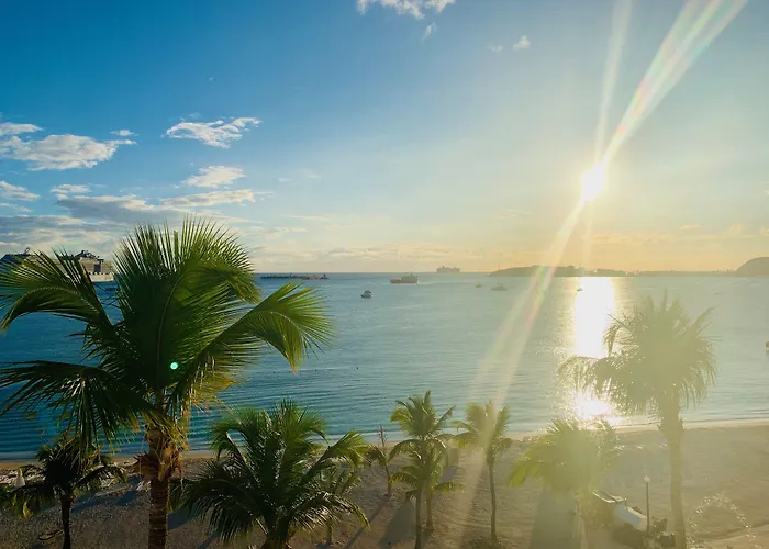 Holland House Beach Hotel