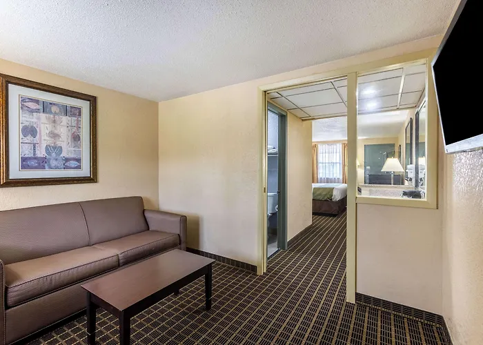 Quality Inn & Suites Big Rapids Near University