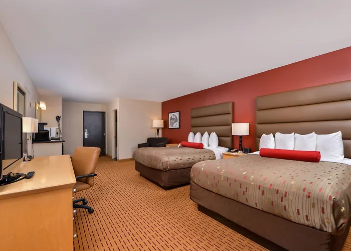 Clackamas Inn And Suites