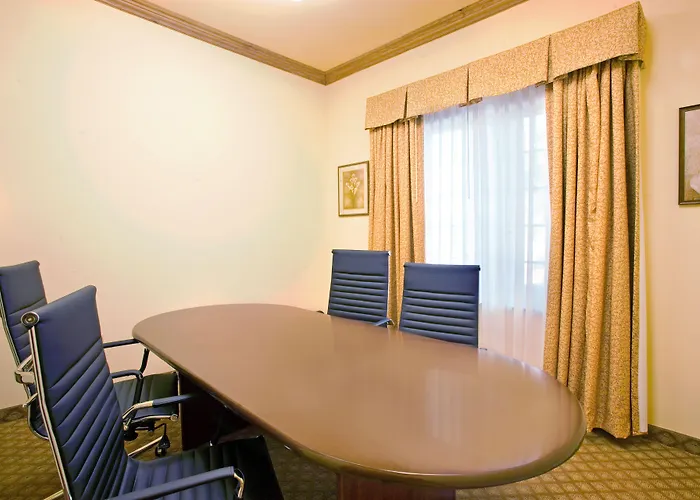 Holiday Inn Express Hotel & Suites Rio Grande City, An Ihg Hotel