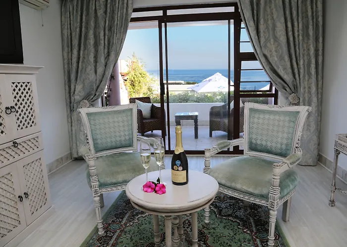 Misty Waves Boutique Hotel
