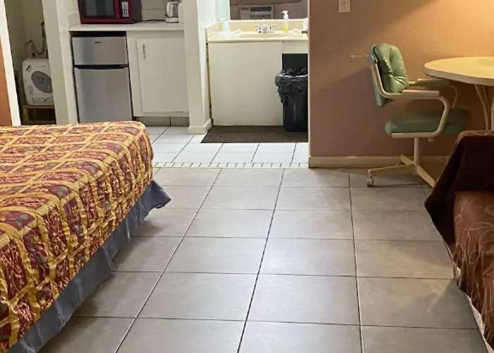 New Sun Gate Motel