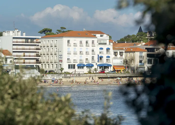 Cerise Royan - Le Grand Hotel De La Plage