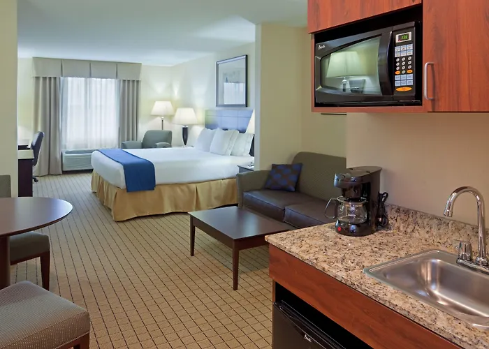 Holiday Inn Express & Suites Rochester By Ihg