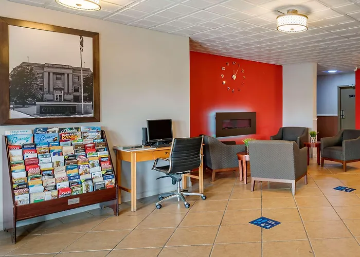 Econo Lodge Inn & Suites Granite City - St Louis