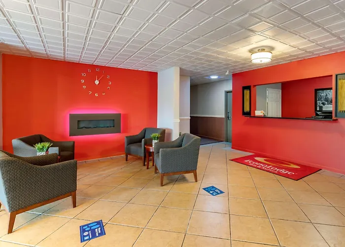 Econo Lodge Inn & Suites Granite City - St Louis