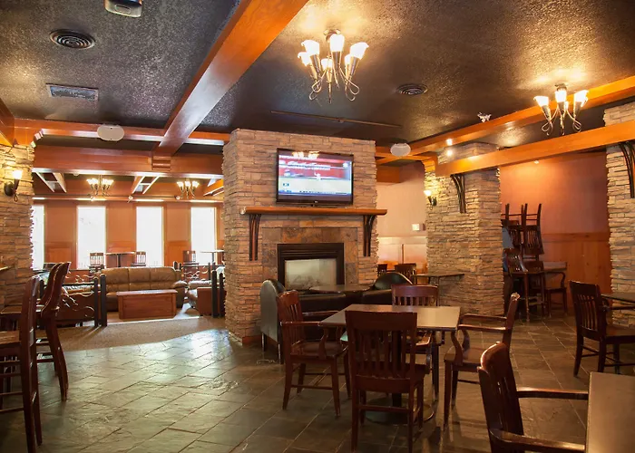 Twin Pine Inn & Suites Hinton
