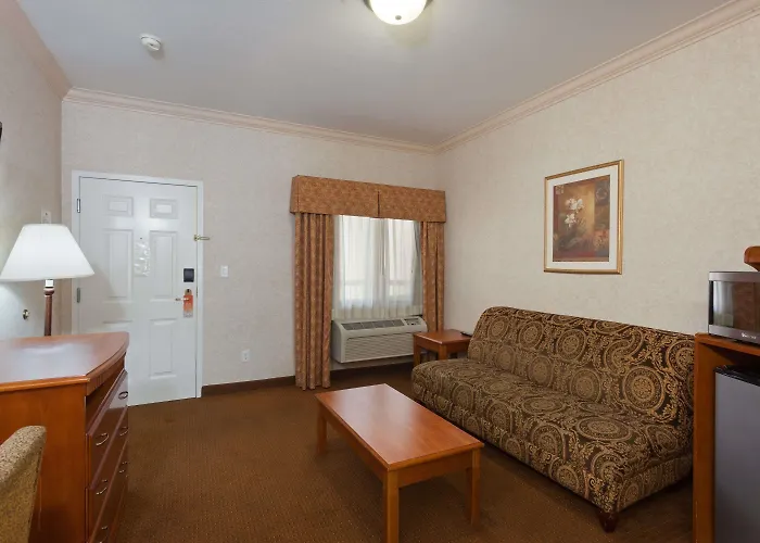 Howard Johnson Inn And Suites - Pico Rivera