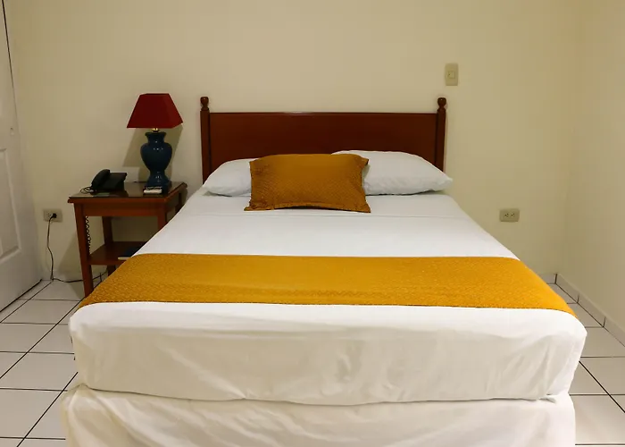 Hotel Villa Serena San Benito