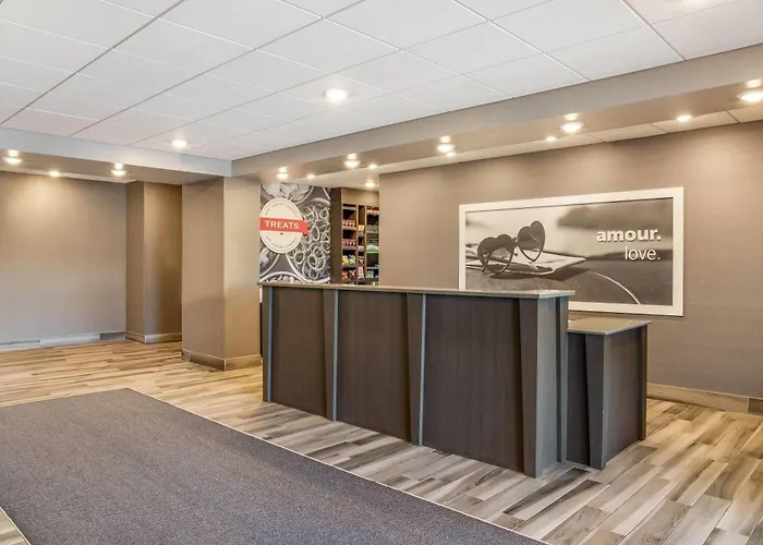 Ramada By Wyndham St Paul Ab