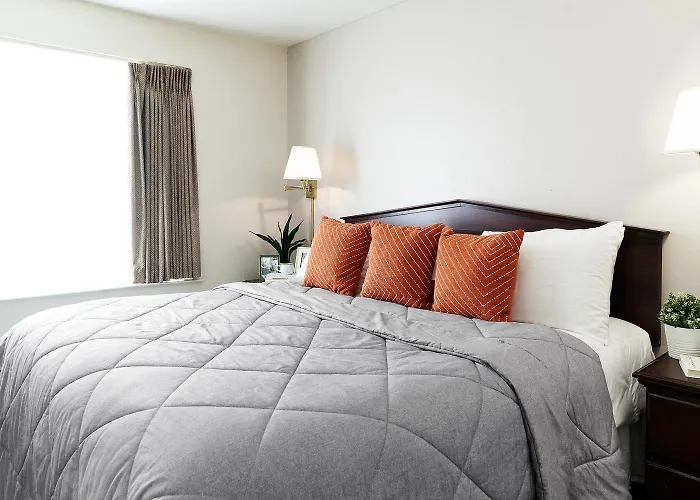 Intown Suites Extended Stay Chicago Il - Elk Grove O'Hare