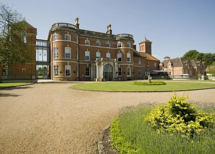 Oakley Hall Hotel