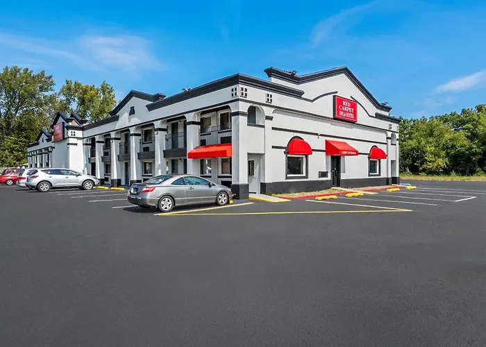 Red Carpet Inn And Suites