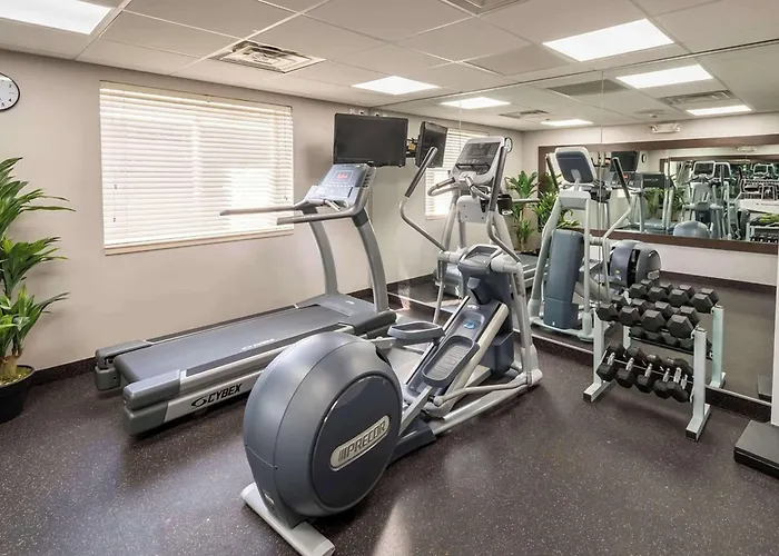 Oakfield Hotel & Suites Rochester, An Ascend Collection Hotel
