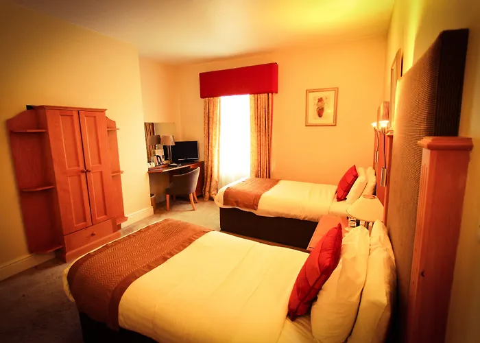 Queens Court Hotel