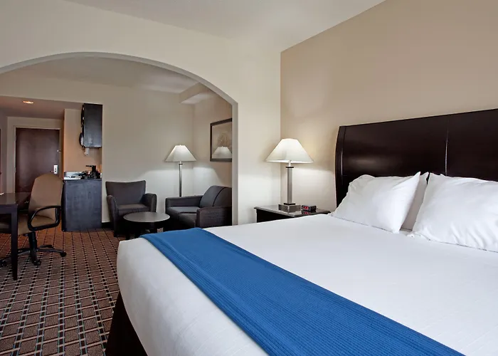 Holiday Inn Express & Suites Hope Mills-Fayetteville Airport By Ihg