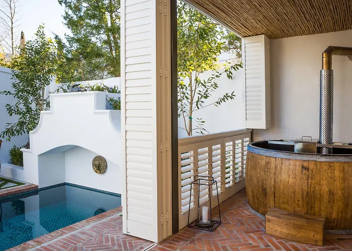 Akademie Street Boutique Hotel