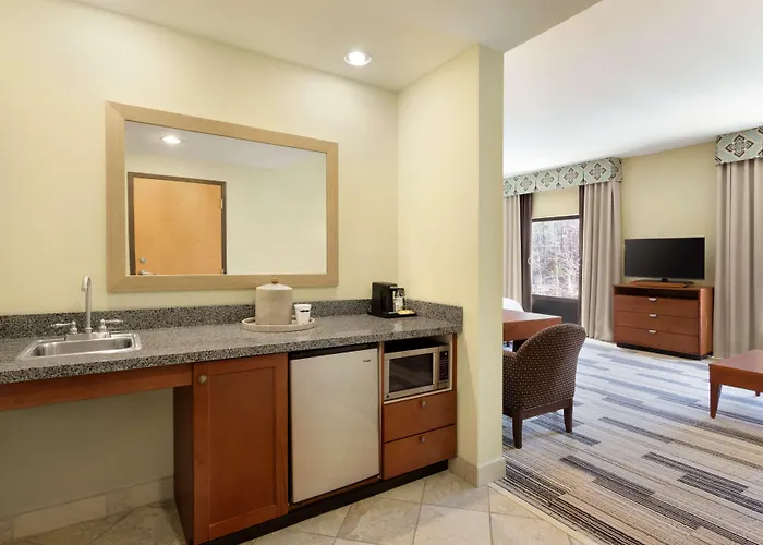 Hampton Inn & Suites Birmingham Airport Area